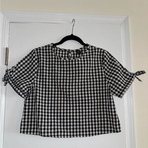 SHEIN Keyhole Back Knot Cuff Top